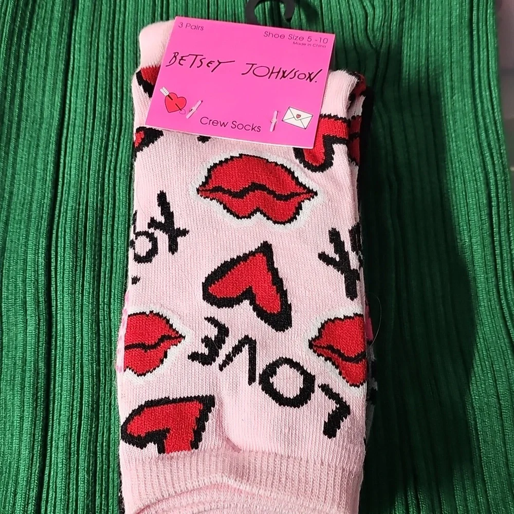 Betsey Johnson Pack of 3 Pairs Red, Gray and Black Heart/Lips Crew Socks NWT